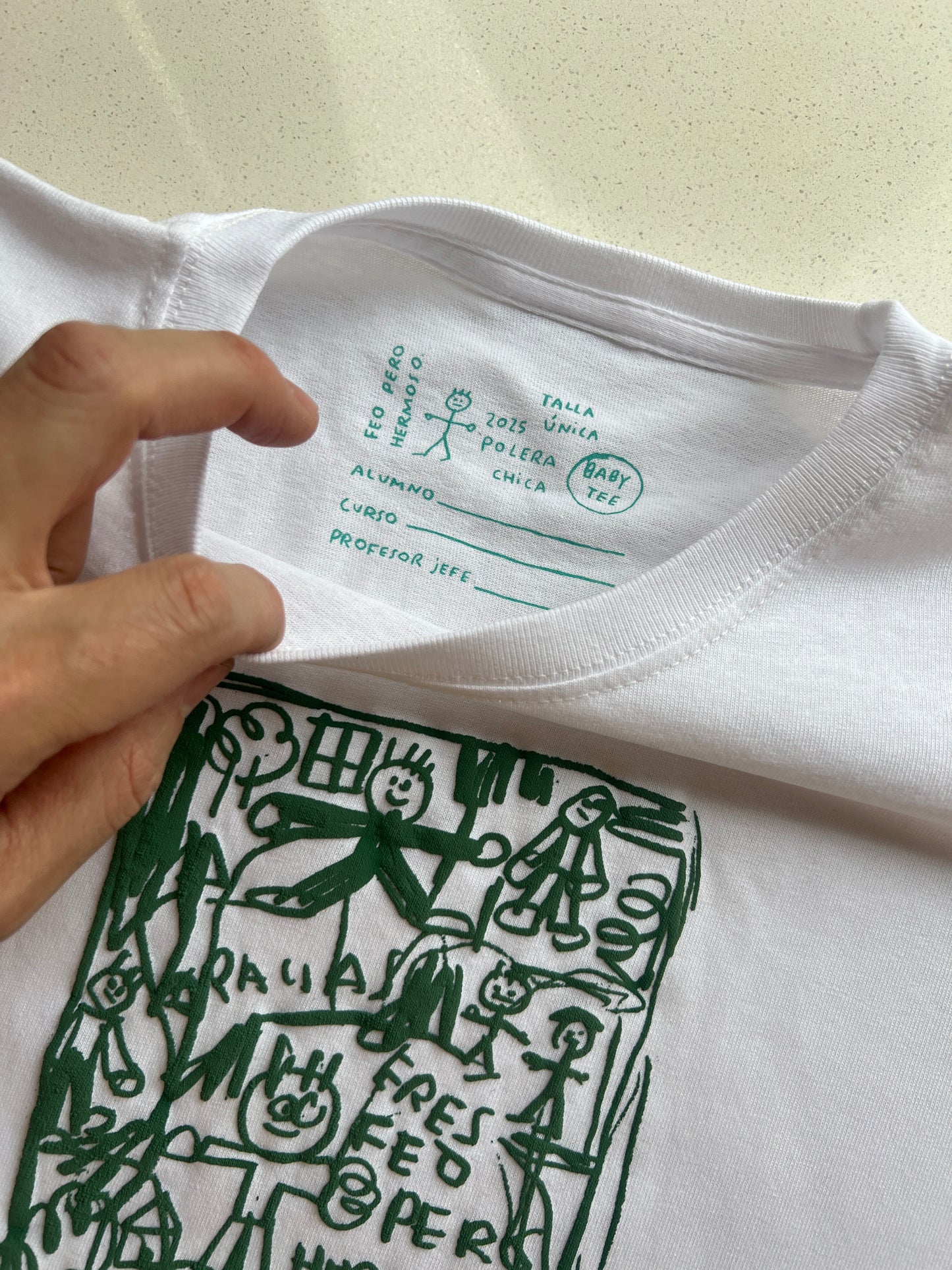 Polera Baby Tee "Feo pero Hermoso"