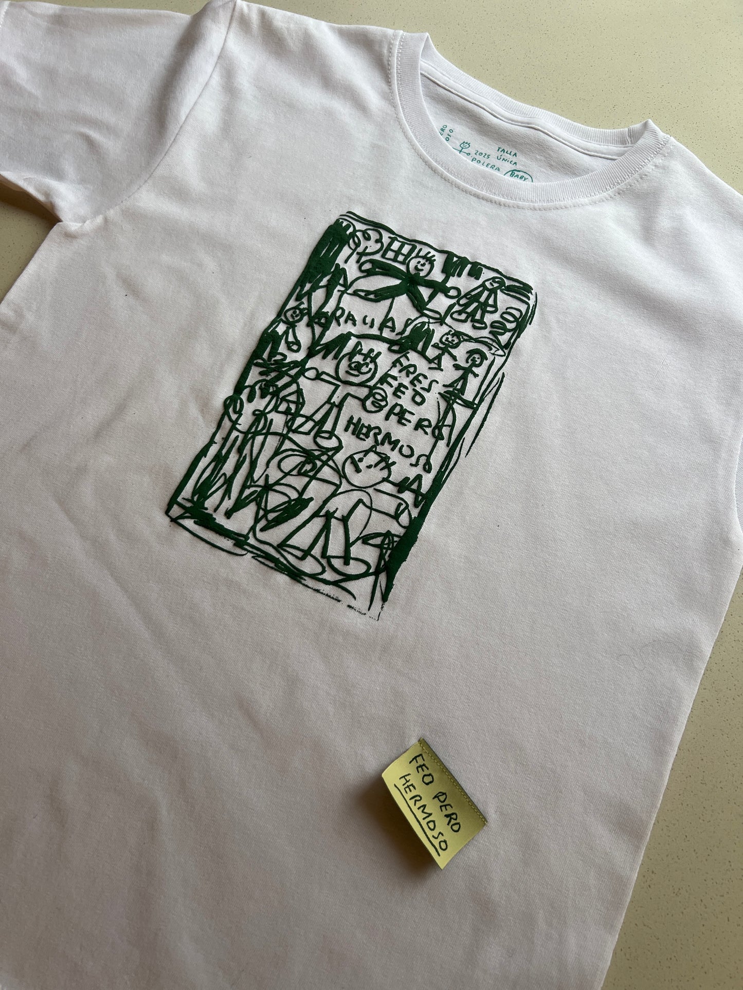Polera Baby Tee "Feo pero Hermoso"